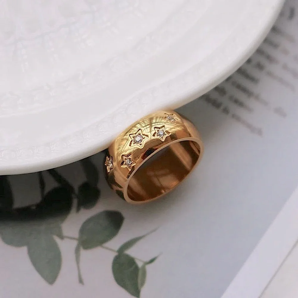 Unisex/Men’s Wide Band‎ Pave Simulated Diamond Star Gold Plated Ring, Size 8